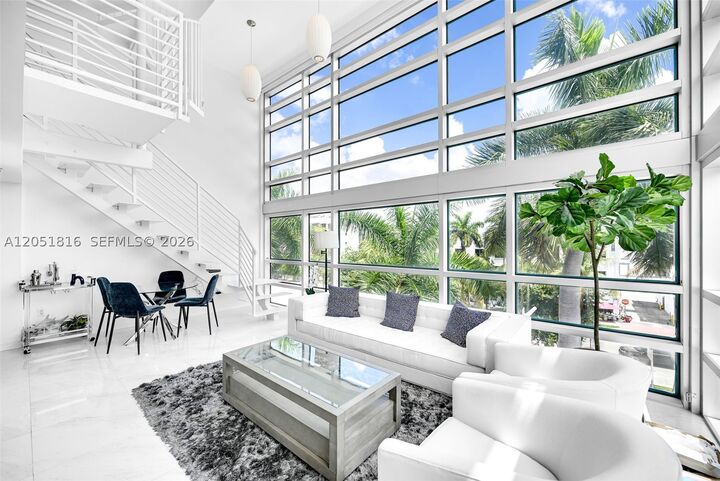 Property Photo: 421 Meridian Ave 15 FL 33139