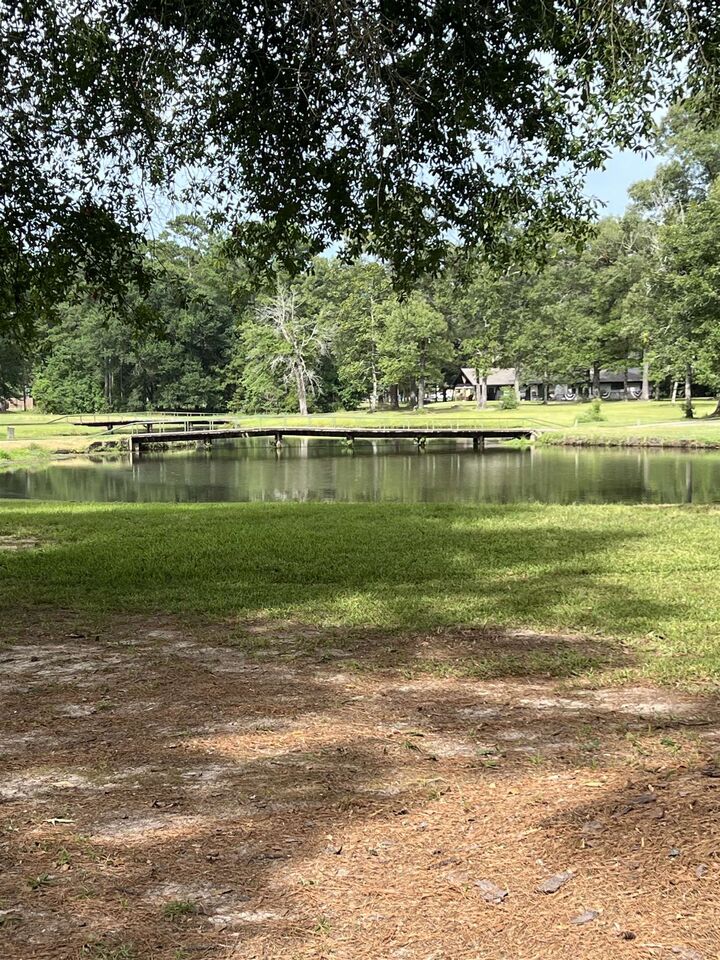Property Photo:  802 W  Wildwood  TX 77663 