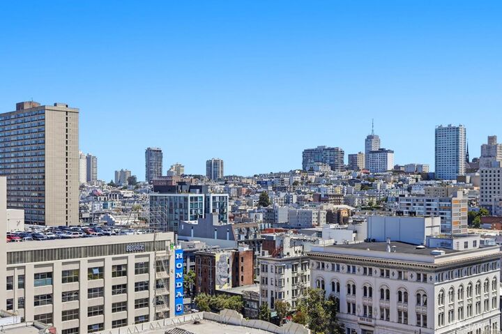 Property Photo:  1 Daniel Burnham Court 1018  CA 94109 