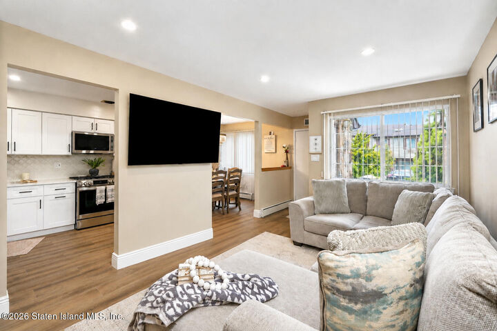 Property Photo:  266 Corona Avenue  NY 10306 