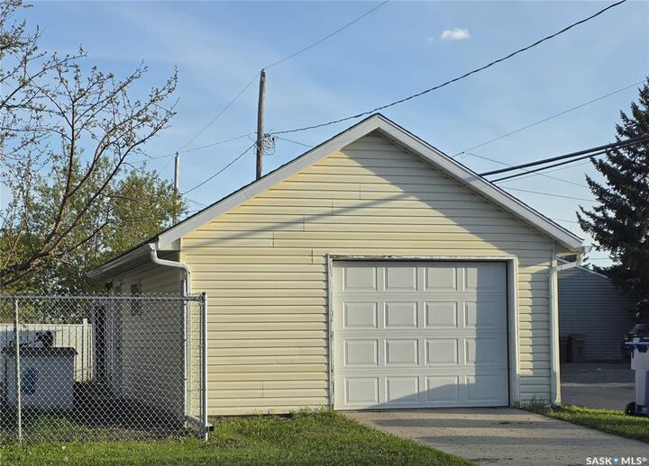 Property Photo: 300 Smith Street SK S4R 2K9