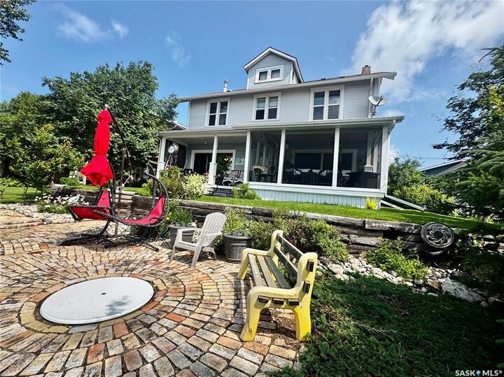 Property Photo:  303 Lakeview Drive  SK S0A 0L0 