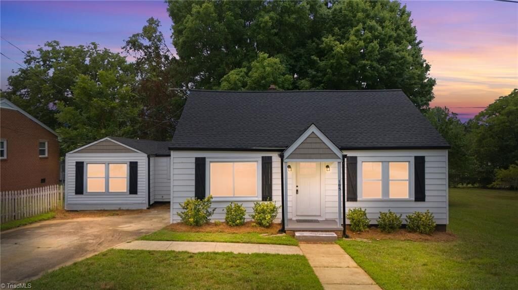 Property Photo: 105 Broadview Avenue NC 27295