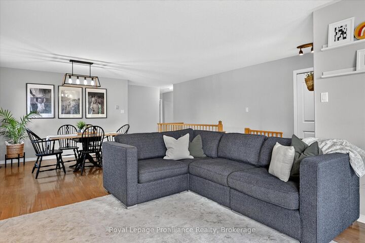 Property Photo:  1 Fortye Gate  ON K9K 2E7 
