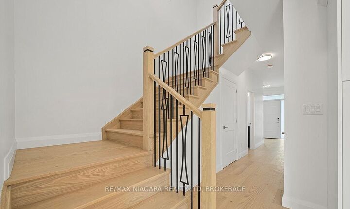 Property Photo:  185A Rykert Street  ON L2S 2B5 
