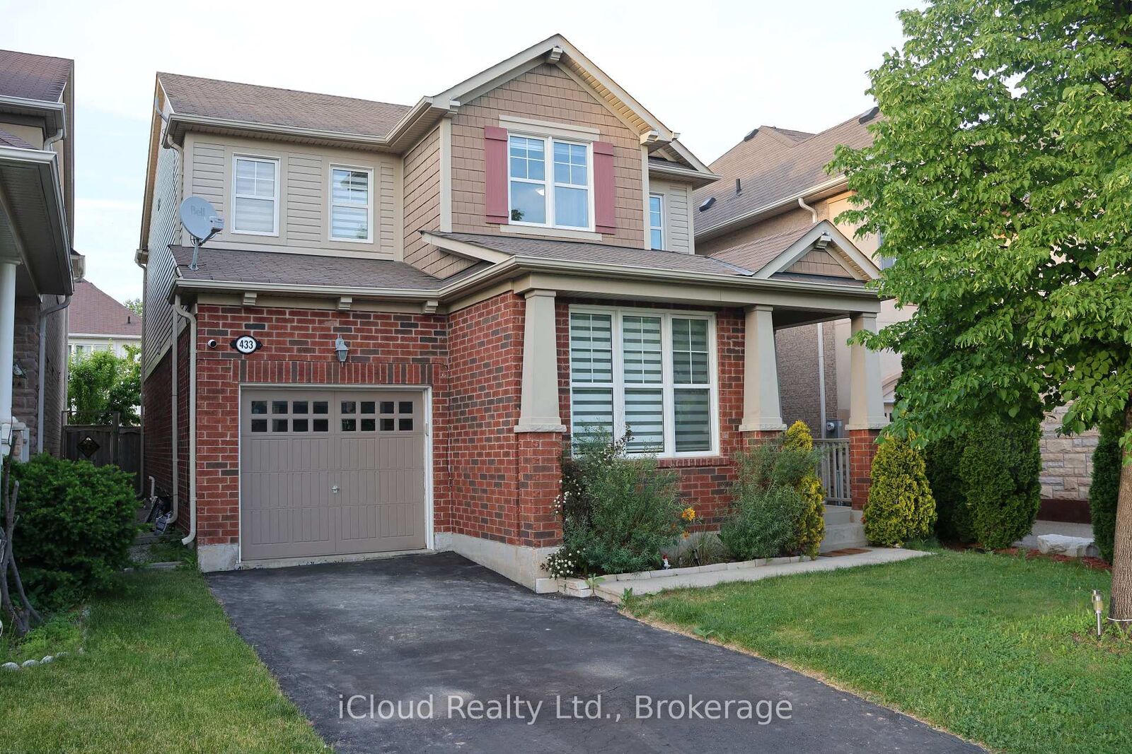 Property Photo: 433 Jelinik Terrace ON L9T 7N2