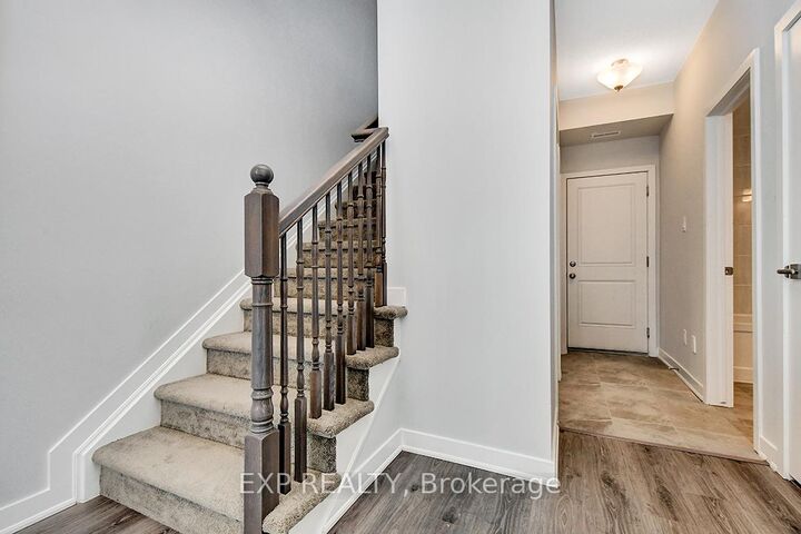 Property Photo:  1258 Hemlock Road  ON K1K 5C2 