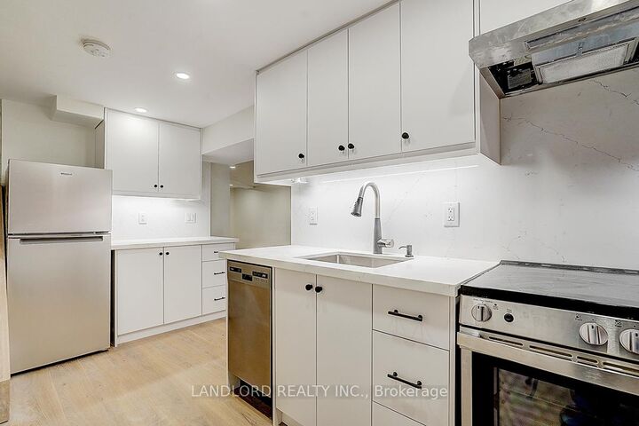 Property Photo: 75 Kendal Avenue Lower Unit ON M5R 1L8