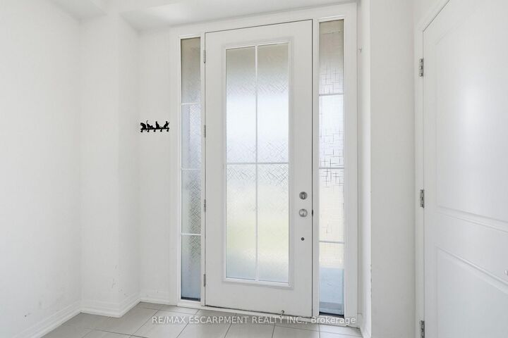Property Photo: 254 Rosebury Way ON L0R 1W0
