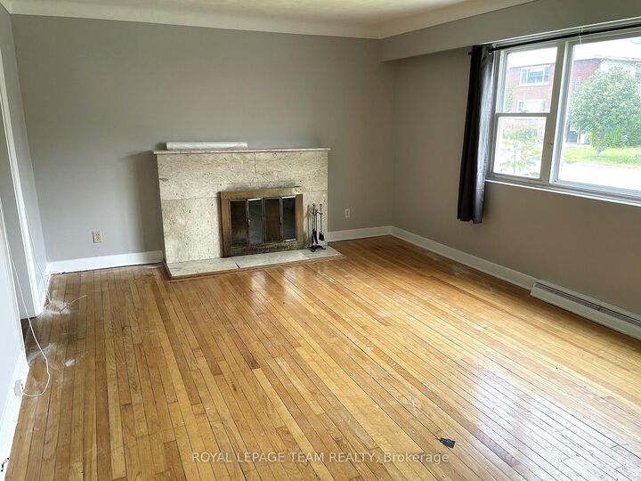 Property Photo: 1354 Kingston Avenue 2 ON K1Z 8L2