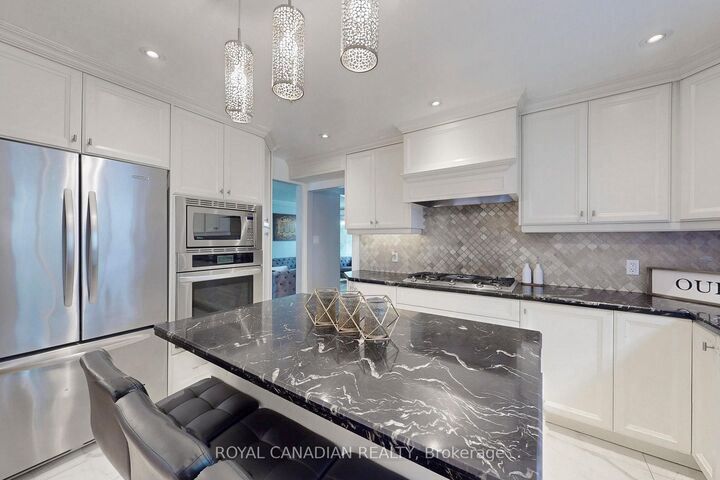 Property Photo: 18 Millpond Place ON L8W 2W7