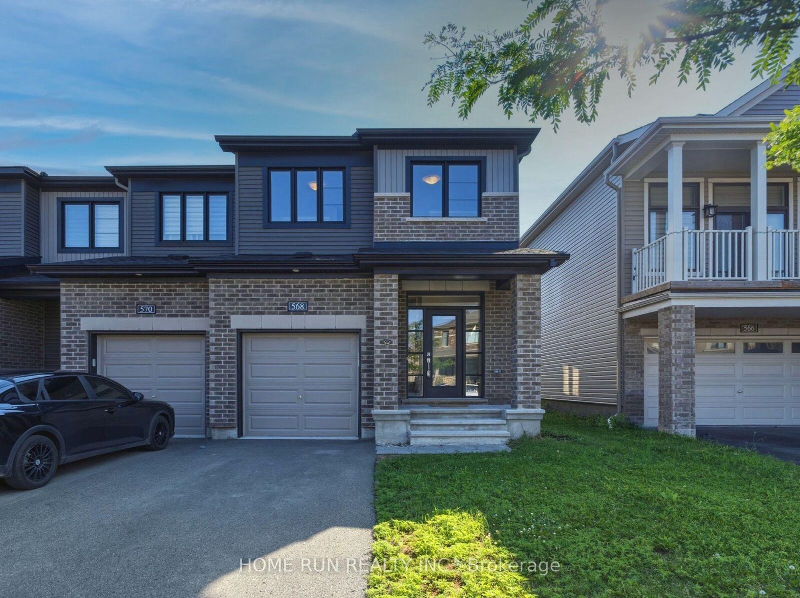 Property Photo: 568 Lilith Street ON K2J 6Z5