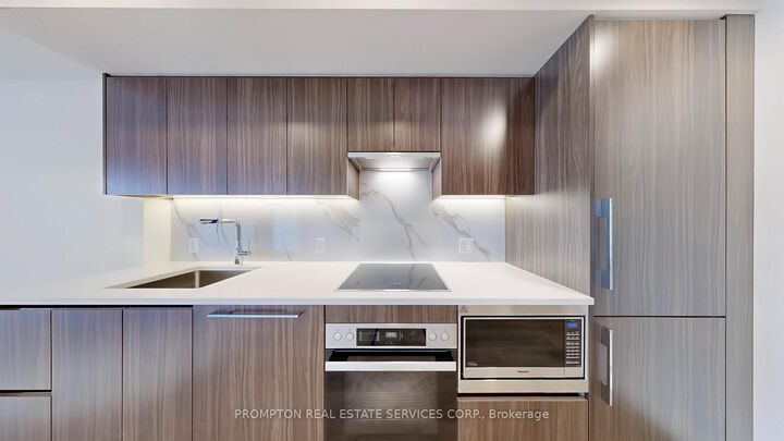 Property Photo:  3 Concord Cityplace Way 2606  ON M5V 0X4 