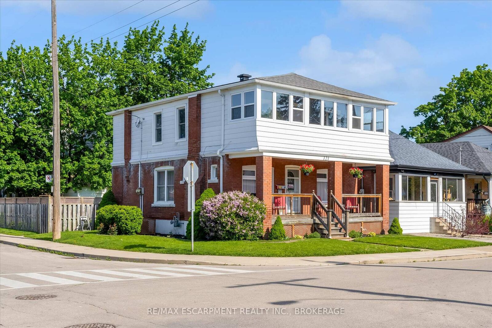Property Photo: 121 Edgemont Street N ON L8H 4E2