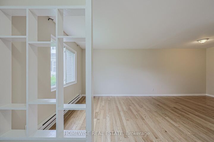 Property Photo:  1350 Winding Trail 40  ON L4Y 2T8 