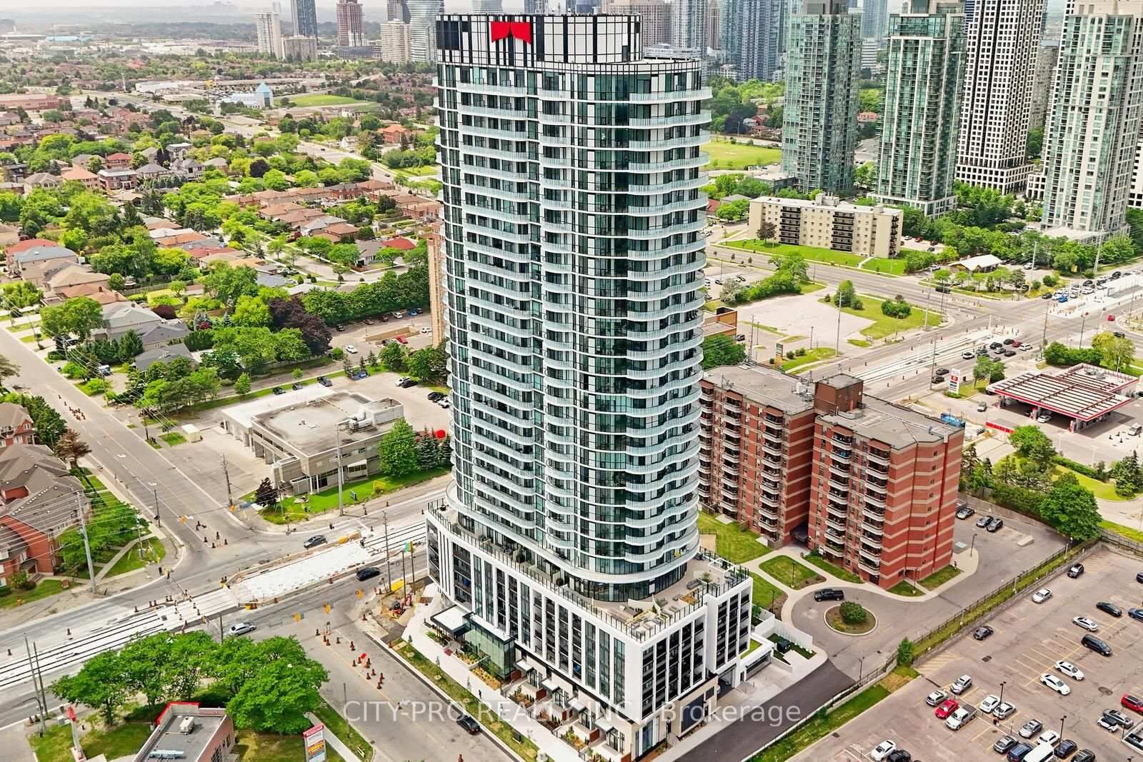 Property Photo:  1 Fairview Rd E Road E 3111  ON L5A 0B4 