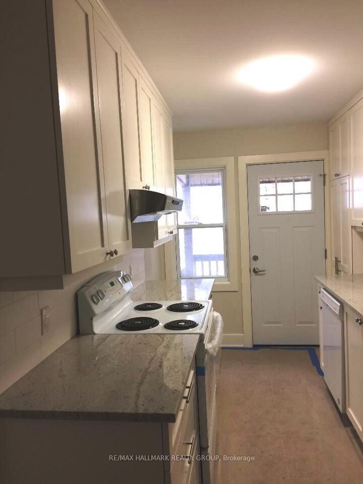 Property Photo:  568 Gladstone Avenue  ON K1R 5P3 