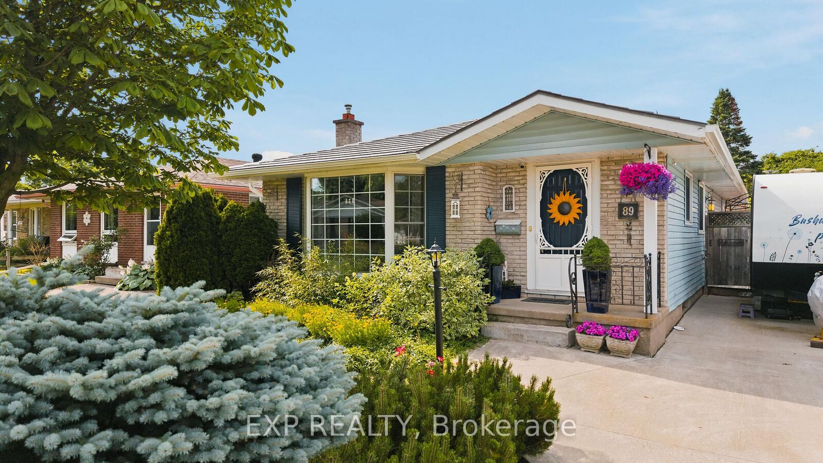 Property Photo:  89 Geneva Crescent  ON N2E 1M8 