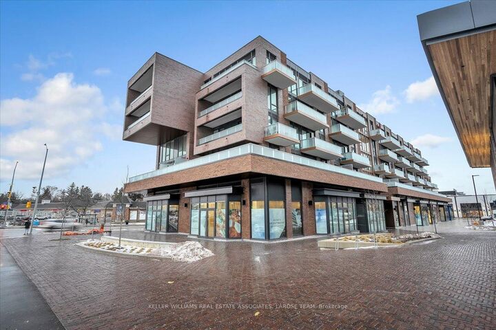 Property Photo:  215 Lakeshore Road W 205  ON L5H 1G5 