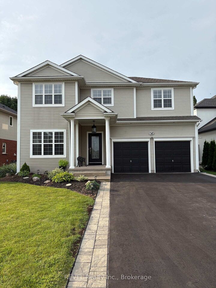 Property Photo: 16 Maracay Way ON L2W 1C5