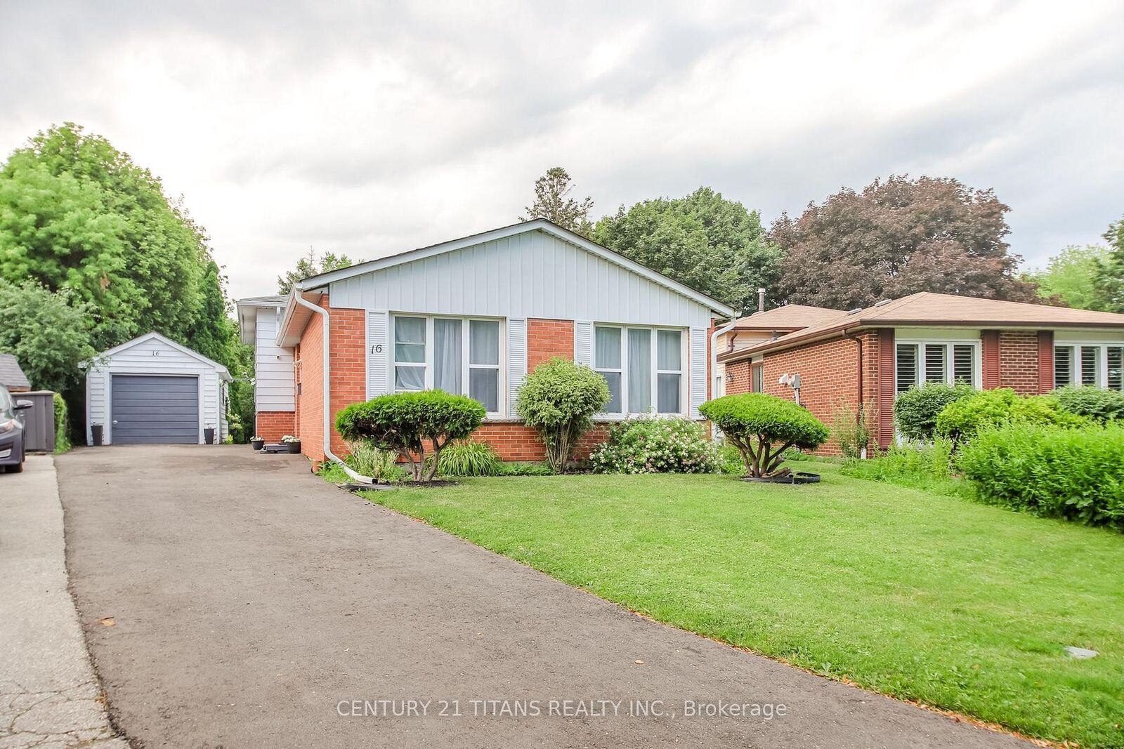 Property Photo:  16 Proud Grove  ON M1B 1S2 