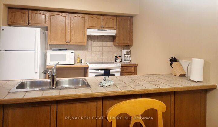 Property Photo: 90 Highland Drive 2120 ON L0L 2L0