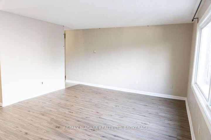 Property Photo: 27 Main Street 2 ON L2N 4T6