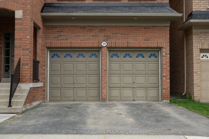 Property Photo:  29 Wendelyn Drive Bsmt  ON L4E 0P8 