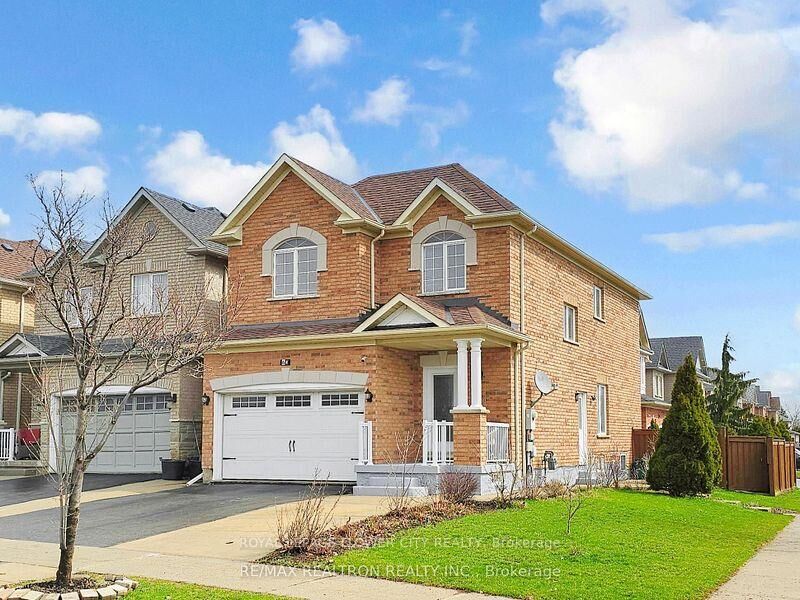 Property Photo:  60 Colombo Crescent Main  ON L6A 0A3 