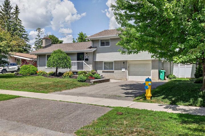 Property Photo: 894 Kawartha Drive ON K9J 6L3