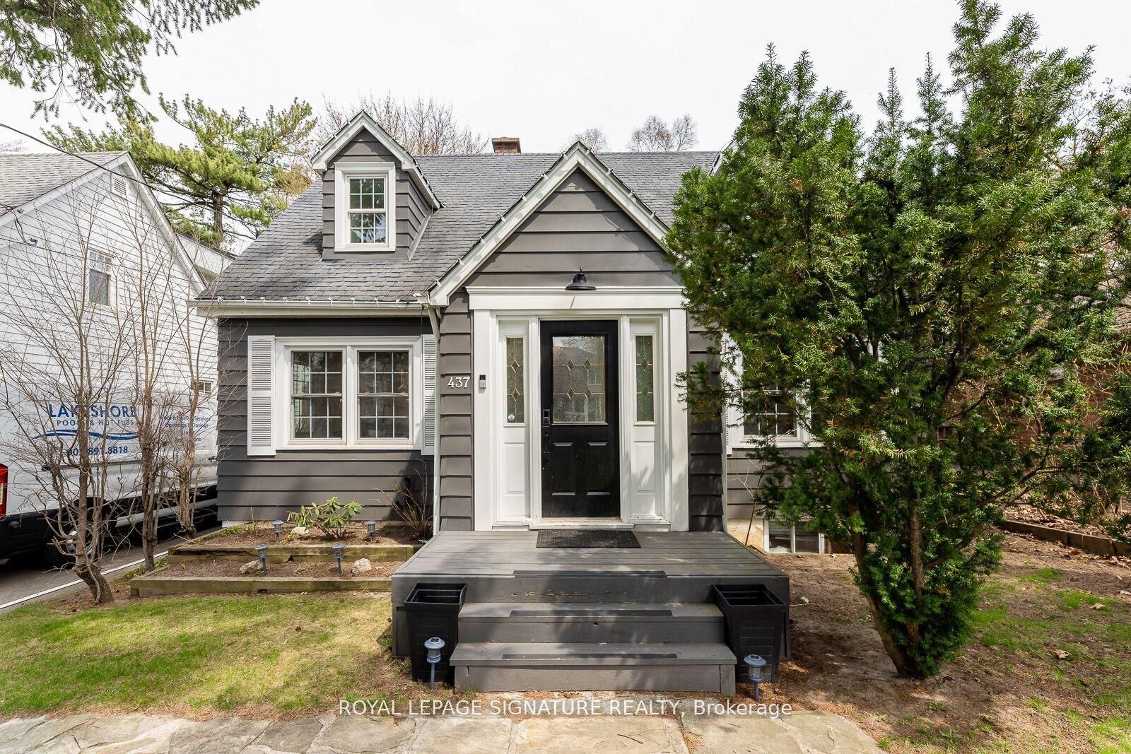 Property Photo:  437 Watson Avenue  ON L6J 3W1 