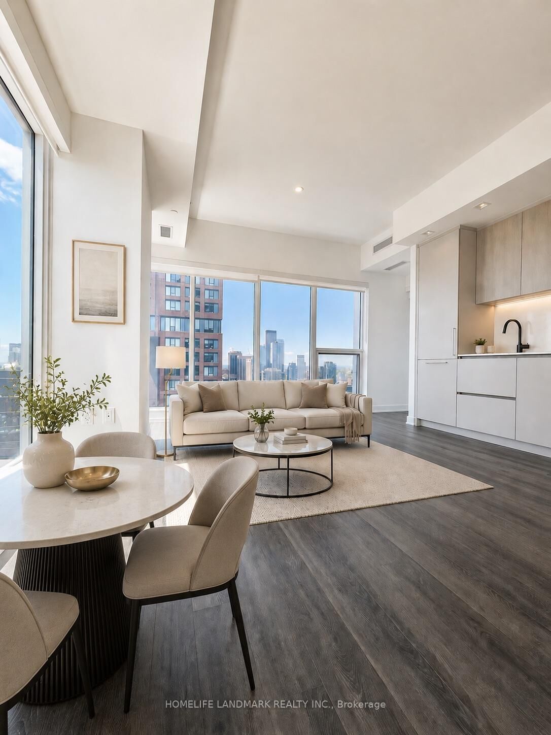Property Photo:  609 Sherbourne Street 3802  ON M4X 1K7 