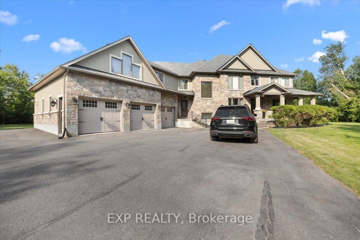 Property Photo:  130 Ironstone Court  ON K2S 0L4 