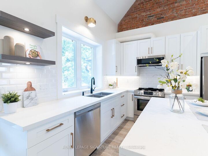 Property Photo: 129 Kenilworth Avenue ON M4L 3S7