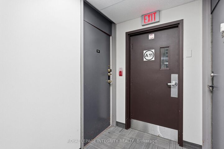 Property Photo: 2000 Jasmine Crescent 1110 ON K1J 8K4