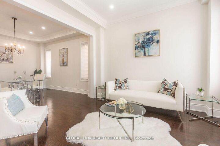 Property Photo:  44 Golden Hawk Drive  ON L4B 1W8 