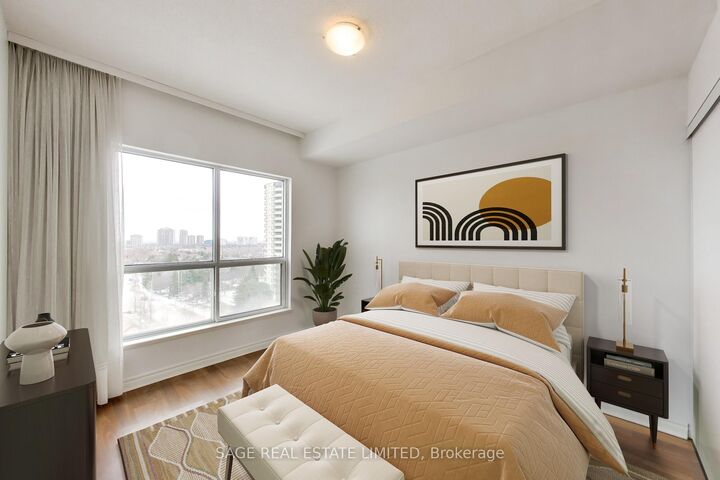 Property Photo: 810 Scollard Court 902 ON L5V 0A4