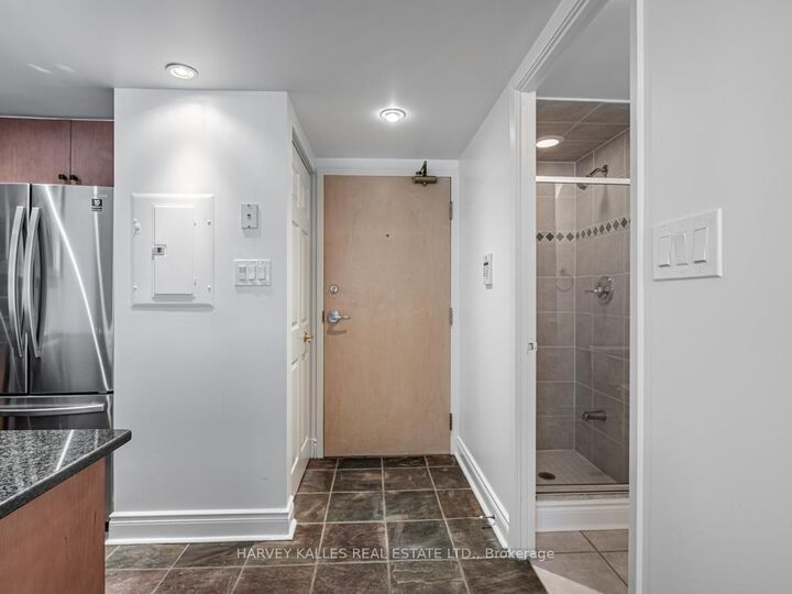 Property Photo:  80 Cumberland Street 708  ON M5R 3V1 