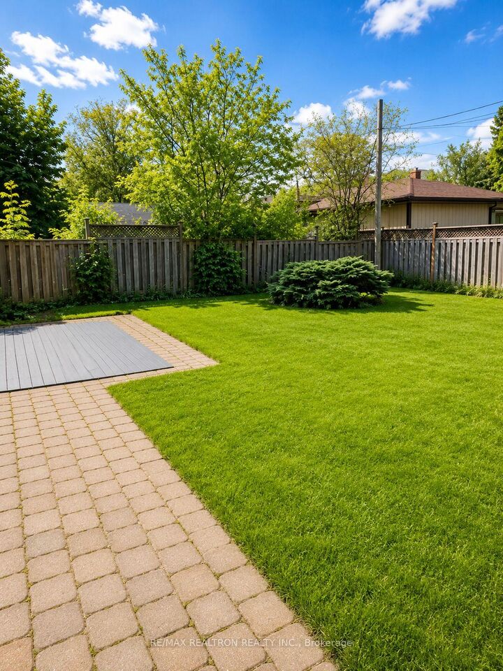 Property Photo: 323 Elmwood Avenue Lower Level ON L4C 1L7