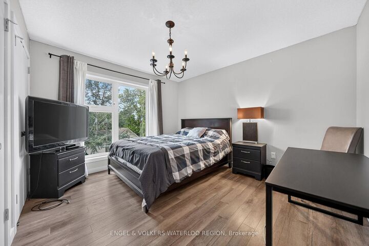 Property Photo: 519 Duke Street W ON N2H 3Y7