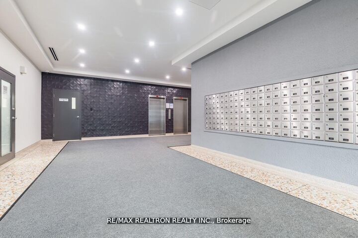 Property Photo: 21 Vaughan Road 1608 ON M6G 2N2