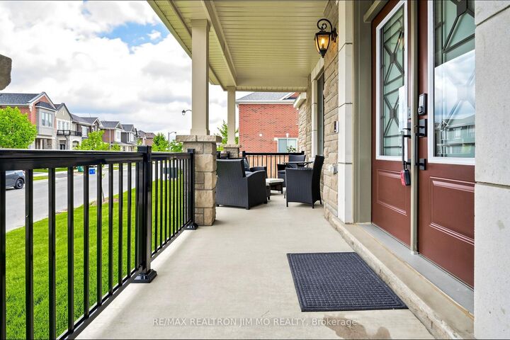 Property Photo: 476 Kennedy Circle W ON L9E 2C4