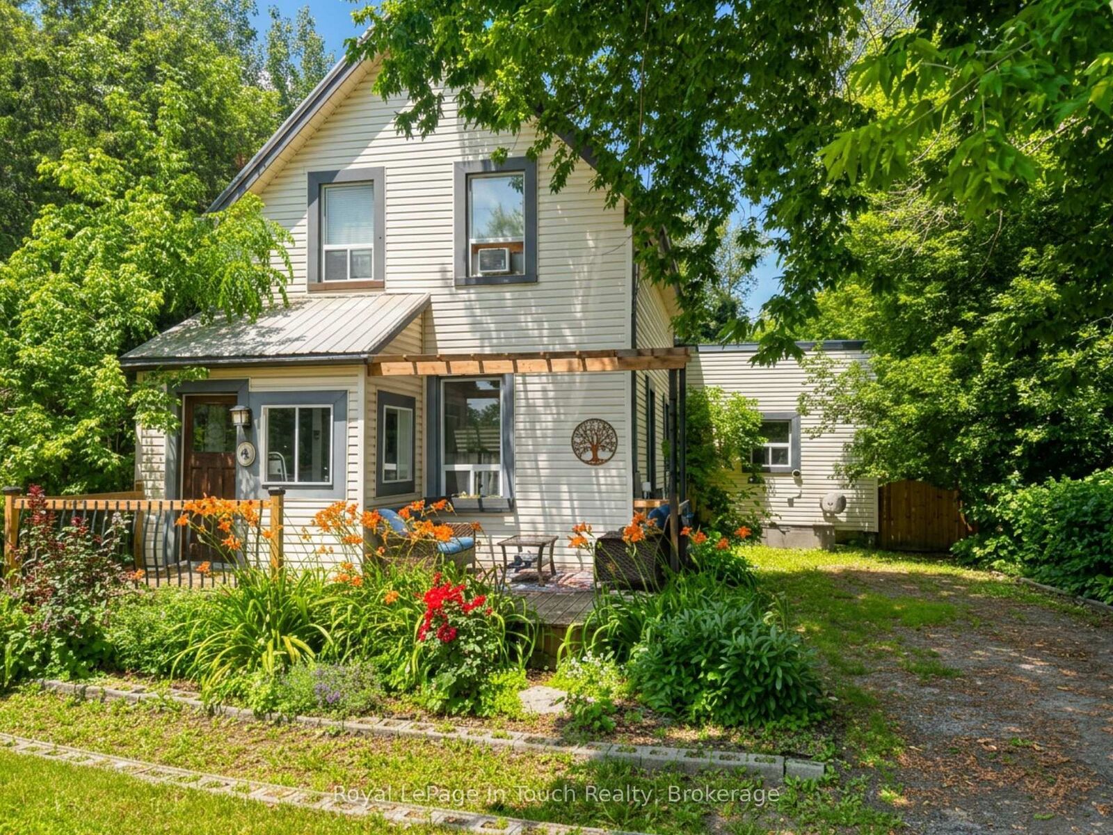 Property Photo: 4 Gray Street ON L0K 1E0
