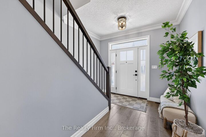 193 Hemlock Street — photo 1