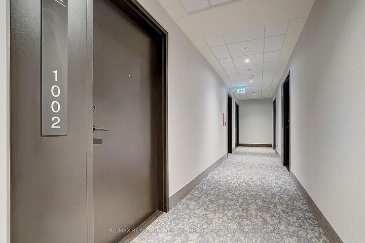 Property Photo: 185 Deerfield Road 1002 ON L3Y 0G7