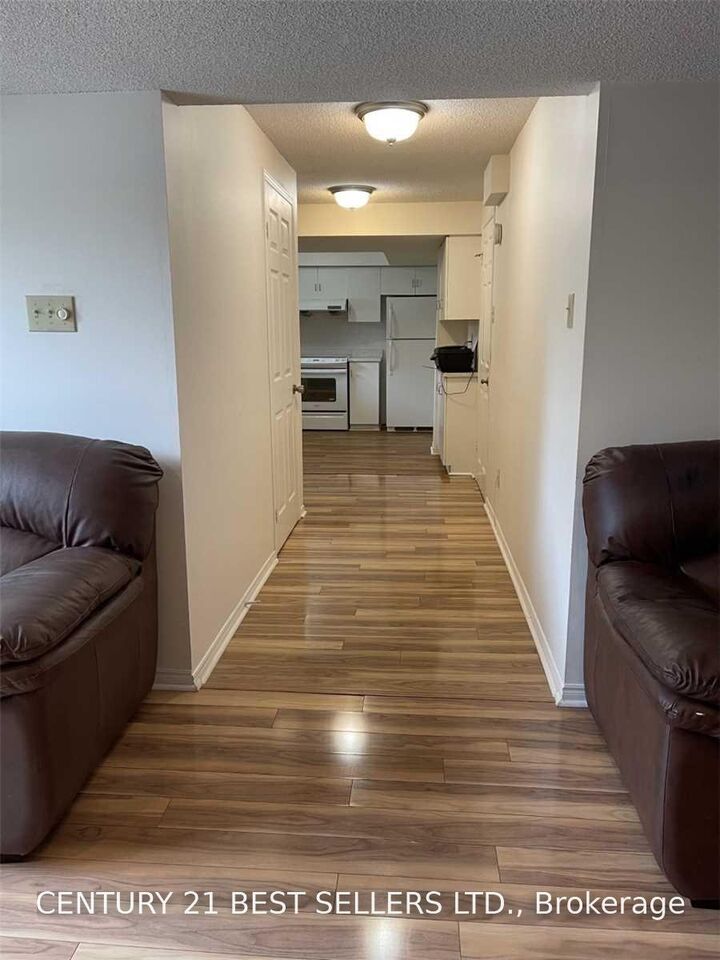Property Photo: 2089 The Chase N/A Lower ON L5M 3B8