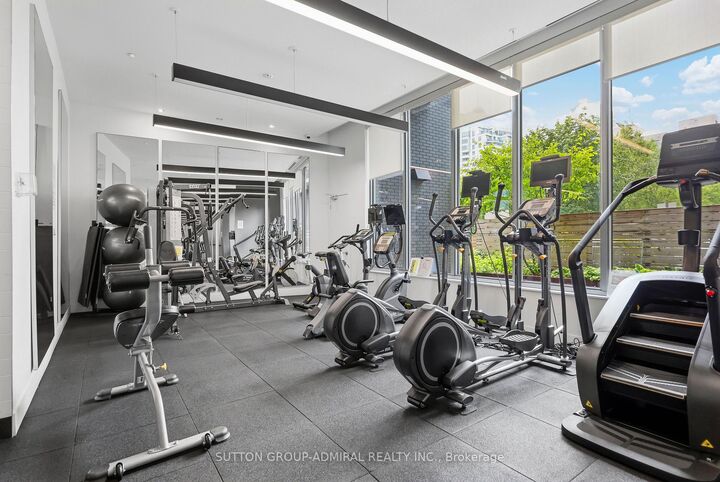 Property Photo: 7 Kenaston Gardens 124 ON M2K 0E9