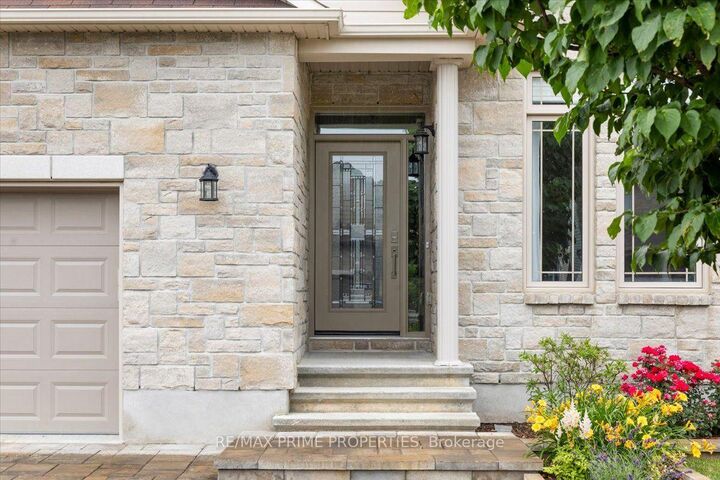 Property Photo: 817 Platinum Street ON K4K 0J2