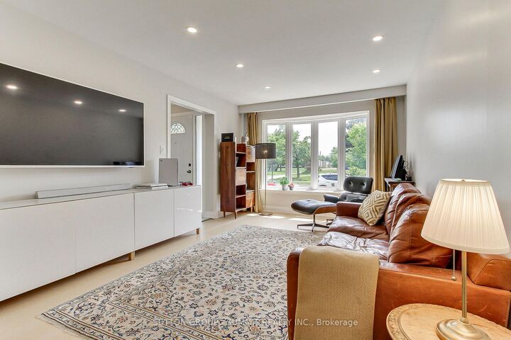Property Photo: 7641 Anaka Drive ON L4T 3H8