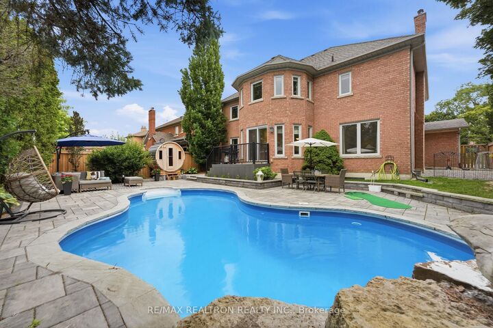 Property Photo: 653 Exceller Circle ON L3X 1P6